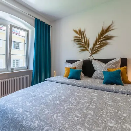 10 Apartment *