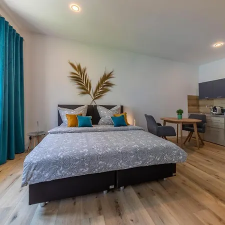 10 Apartment